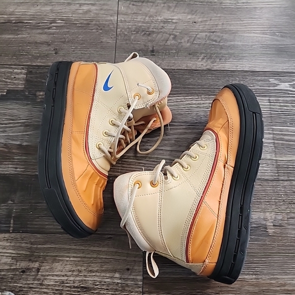 Nike ACG Kids' Tan and Orange Boots - Picture 2 of 9